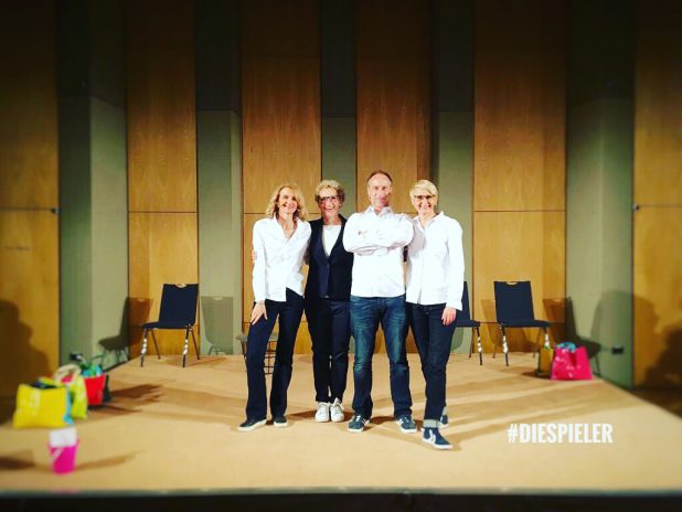 Julia Westlake und die Spieler zu Gast in Ulm mit ihrem spannenden neuen Vortrags Forman